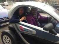 ¿Que hacen Henry Mendez y Tony Loarces en el Renault Twizy de Fun Radio?